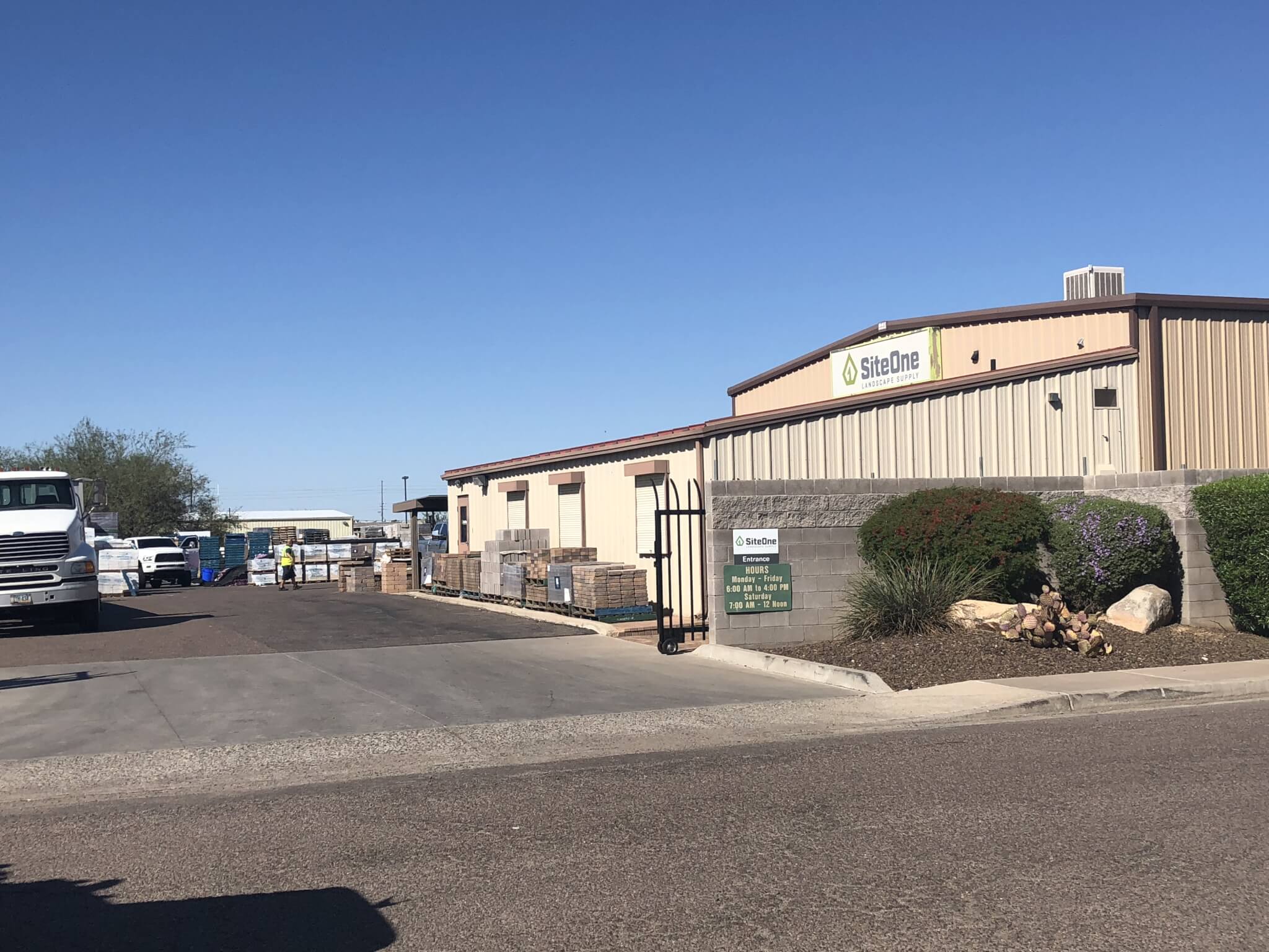 Industrial Building in Phoenix, Arizona