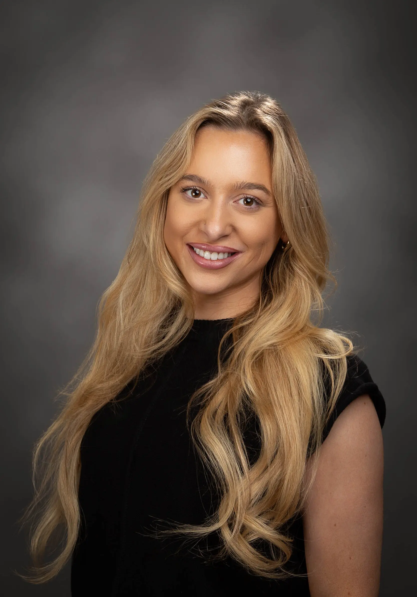 Sydney Holzer Commercial Analyst at ROI Properties