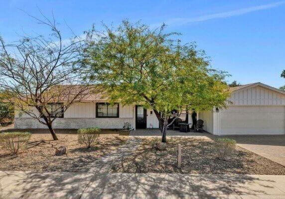 2519 SF Home in Phoenix Arizona